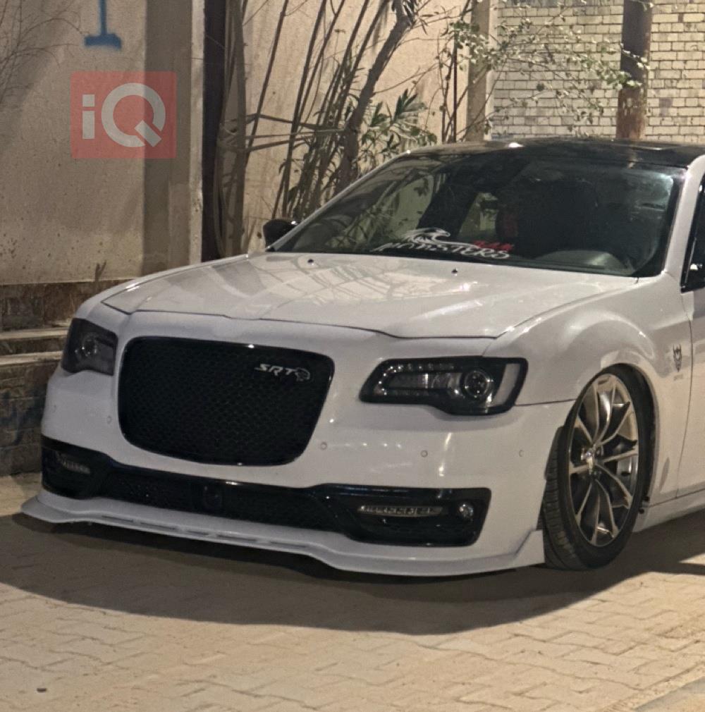 کرایسلەر 300